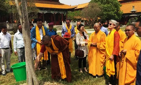 2016年3月聯合國教科文組織攜手鳳凰衛視訪問尼泊爾印度